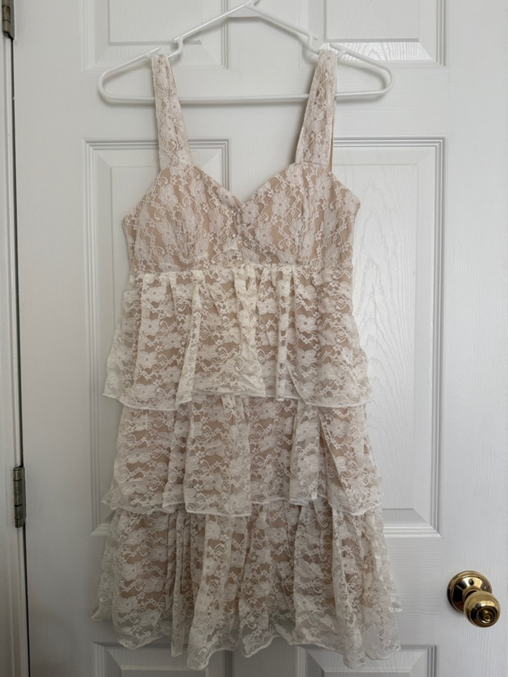 Olsenboye Cream Lace Tiered Dress